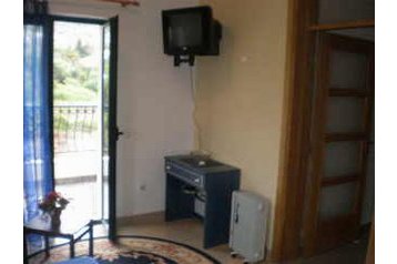 Melnkalne Privát Tivat, Eksterjers